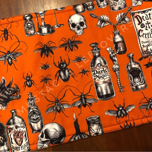 Hand Crafted Halloween Table Runner Reversible Insulated - Picture 3 of 6